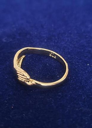 Кільце у формі рук обійми 3