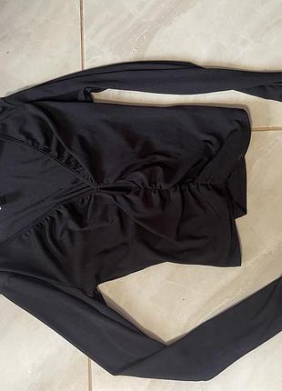 Кофта чорна  з вирізом