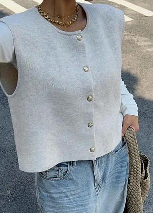 Жилетка на ґудзика