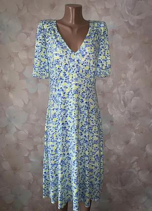 Трикотажна сукня в квіточку