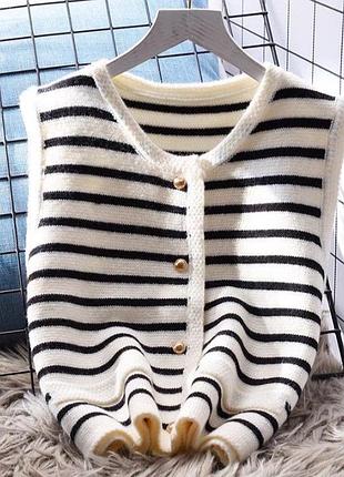Жилетка у смужку