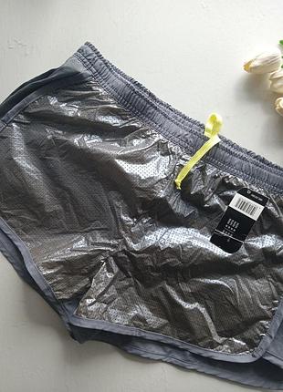 Фирменные шорты