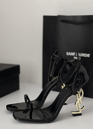 Нові шкіряні босоніжки ysl чорні на каблуку топ модель підбори saint laurent