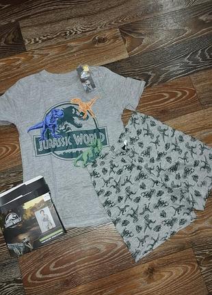 Пижамка 
jurassic world.костюм,пижама для мальчика world на 6-8 лет