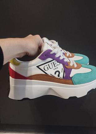 Кроссовки guess