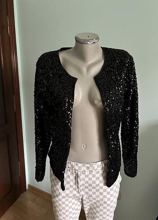 Приємний і нарядний жакетик