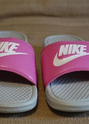 Фирменные шлепанцы цвета фуксии nike benassi jdi pink slides sandals  39 р. ( 26 см.)