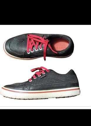 Комфортные кроссовки от crocs