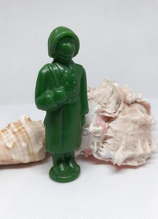 Солдатик ссср игрушка дутыш солдат в каске фигурка пластмассовая