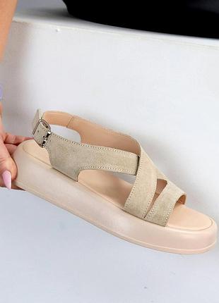 Босоніжки на пласкій підошві3 фото