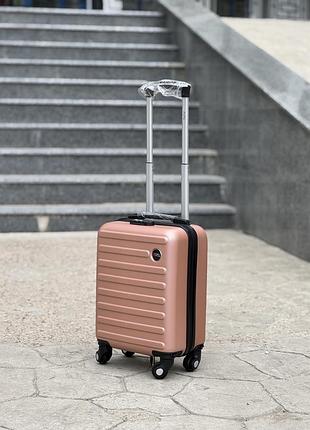Лоукост ударопрочный 40/30/20 см чемодан дорожный xs на колесах  ручная кладь 24 литра
