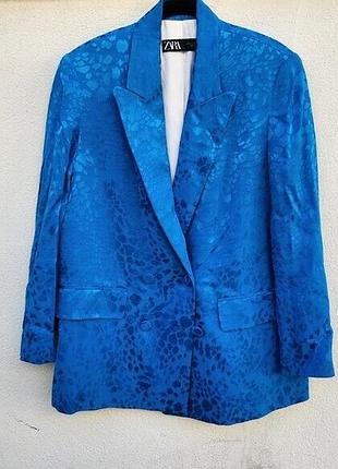 Сатиновый удлиненный жакет