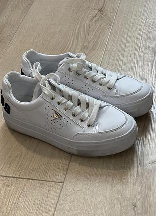 Кеди guess