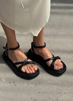 Жіночі стильні босоніжки