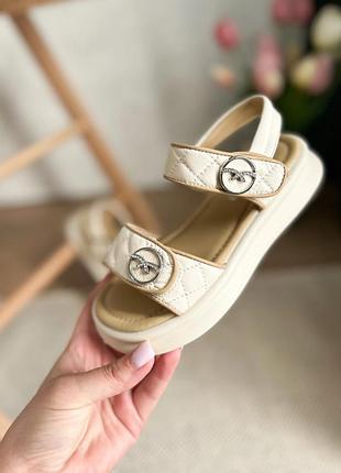 Нарядні босоніжки для дівчинки