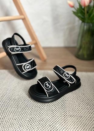 Нарядні босоніжки для дівчинки