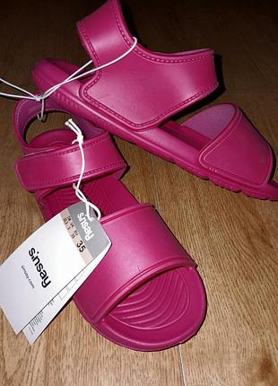 Розпродаж нових легеньких босоніжки sinsay p.34, 35