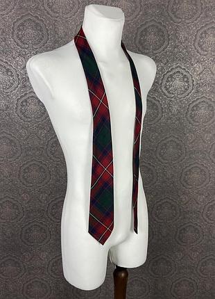 Lochcarron — вовняна краватка у клітинку