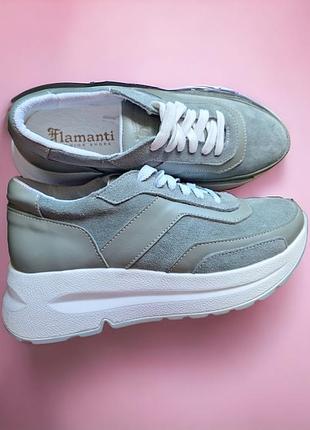 Замшеві жіночі кросівки.устілка 24см