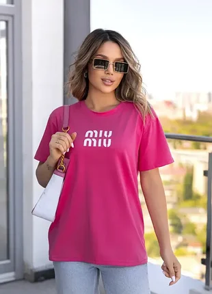 Жіноча футболка з принтом "miu" малиновий