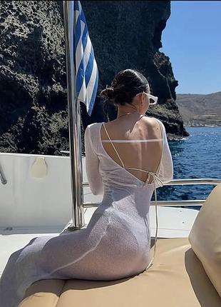 Пляжна біла сукня