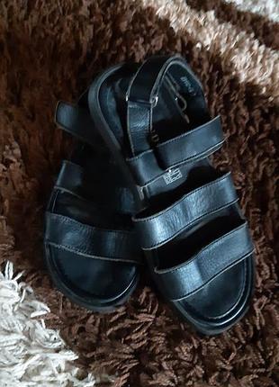 Шкіряні чоловічі босоніжки,сандалі на липучках.