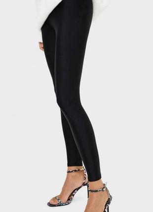 Черные женские лосины bershka