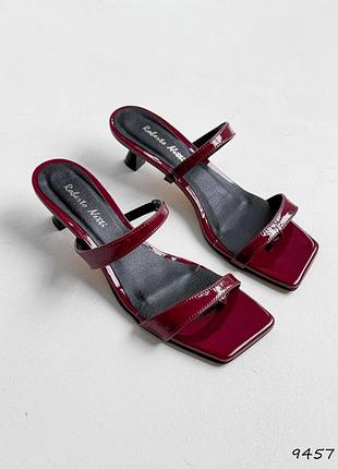 Шльопанці жіночі silik бургунді, натуральний лак