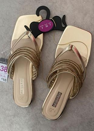 Шльопанці жіночі
