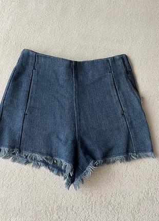 Короткі шорти zara