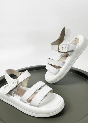 Босоножки женские белые кожаные ремешки