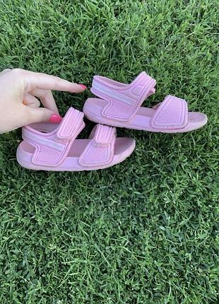 Босоніжки 22-23 ціна за 3 пари