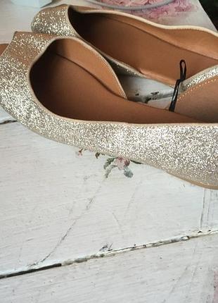Туфлі балетки золотисті блискучі нові р.39/25.5см