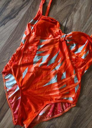 Слитный купальник