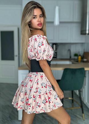 Платье с корсетом