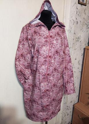 Трикотажное-стрейч платье на молнии с капюшоном карманами в цветочный принт