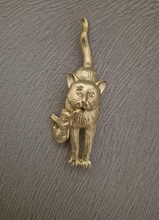 Брошка котики