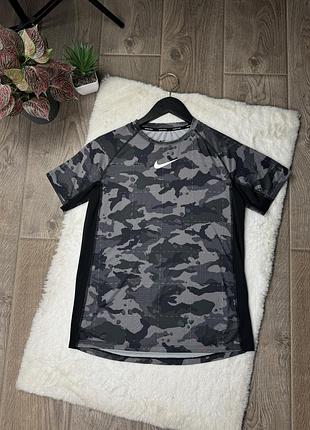 Спортивна футболка nike