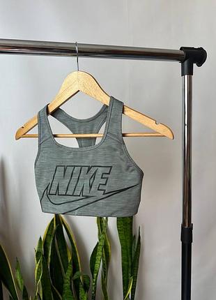 Спортивный топ nike
