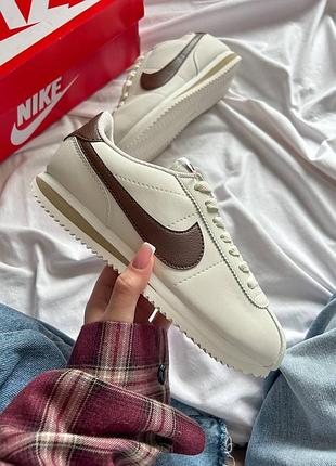 Женские кроссовки nike cortez beige brown