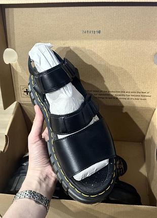 Сандалі жіночі dr. martens ricki 3-strap sandal black 27405001