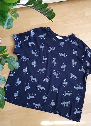 Футболка нова,  бавовняна гарний принт