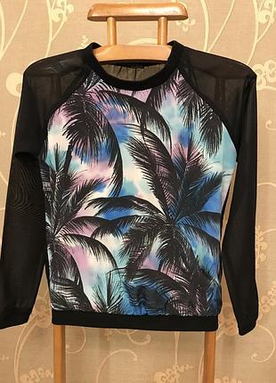 Очень красивая и стильная брендовая блузка.