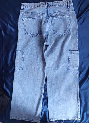 Джинсы в идеальном состоянии, одевали 2-3 раза больше фотографий и информации в чате (по мере необходимости)