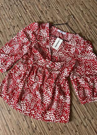 Блуза в горох червона