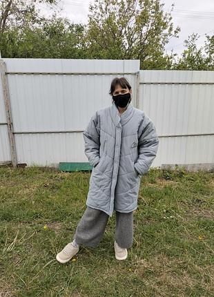 Теплий стильнй пуховик
