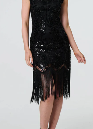 Черное платье в стразах и бахроме р.s
