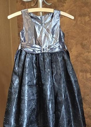 Платье праздничное на 4-5 рочков