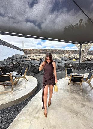 Коричнева сукня