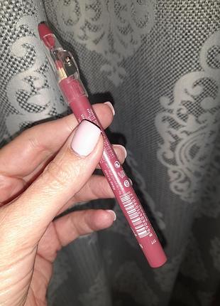 Нюдовый карандаш для губ flormar